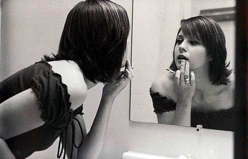 60 % от жените се срамуват от огледалото