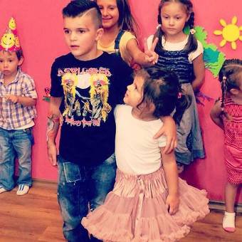 Алисия и Николета се кротнаха – децата празнуват заедно рожден ден