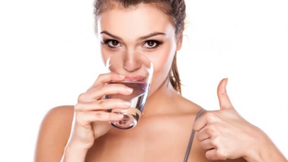 2 чаши вода преди хранене ни помагат да отслабнем
