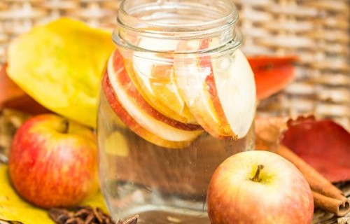 Детокс вода от ябълка и канела за бърз метаболизъм