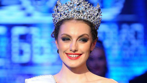 Мис България 2015 губи короната си заради еротични снимки
