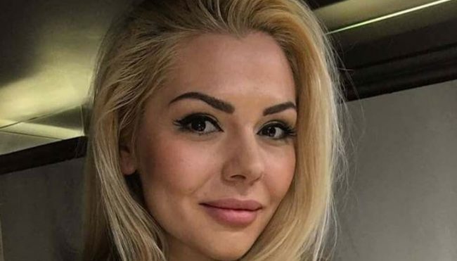 Горещата блондинка от София ден и нощ“ Калина Кузманова разпали